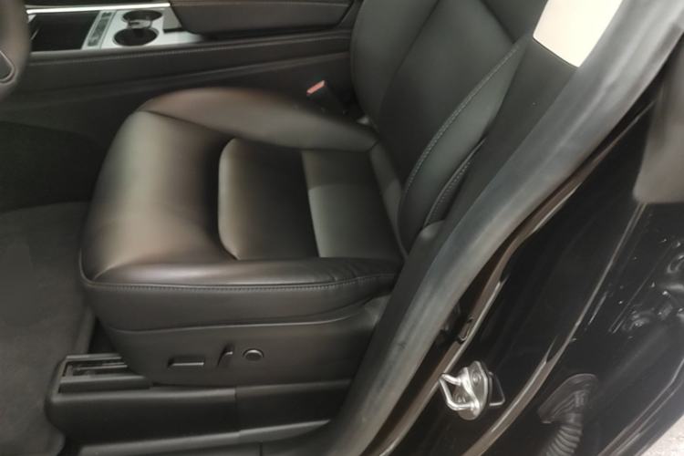 Used Tesla Model Y 2022 Rear-Wheel-Drive Version Left Front Seat