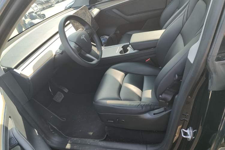 Used Tesla Model Y 2022 Revised Version Long-Range All-Wheel Drive Left Front Seat