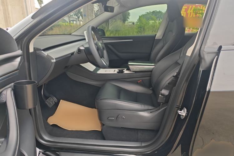 Used Tesla Model Y 2022 Rear-Wheel-Drive Version Left Front Seat