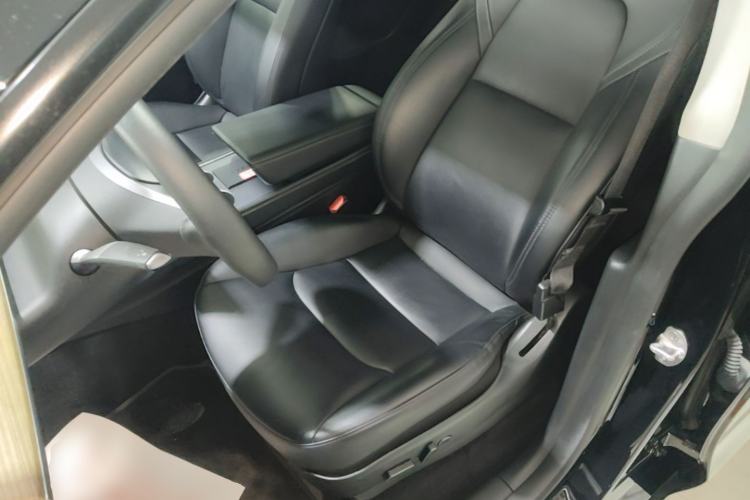 Used Tesla Model Y 2022 Rear-Wheel-Drive Version Left Front Seat