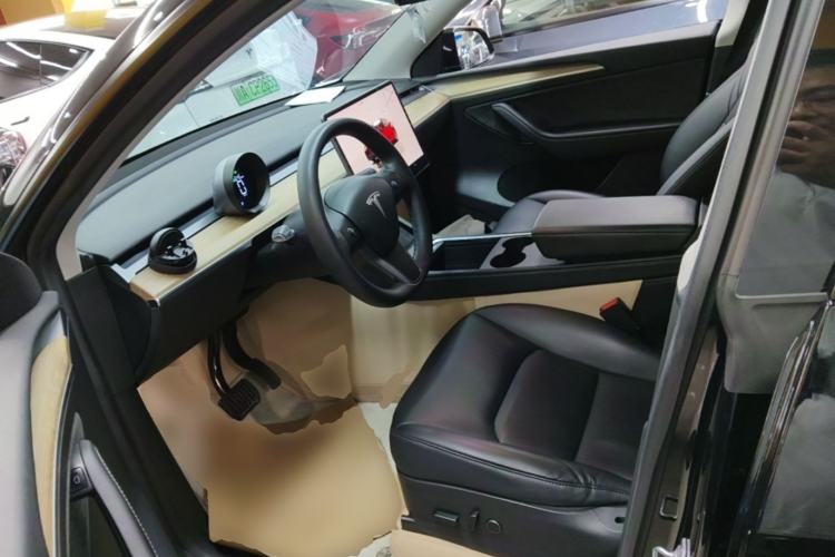 Used Tesla Model Y 2022 Rear-Wheel-Drive Version Left Front Seat