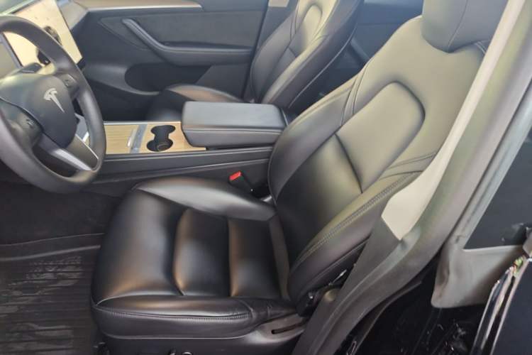 Used Tesla Model Y 2022 Rear-Wheel-Drive Version Left Front Seat