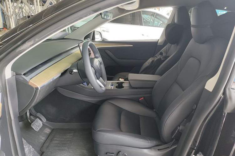 Used Tesla Model Y 2022 Revised Version Long-Range All-Wheel Drive Left Front Seat