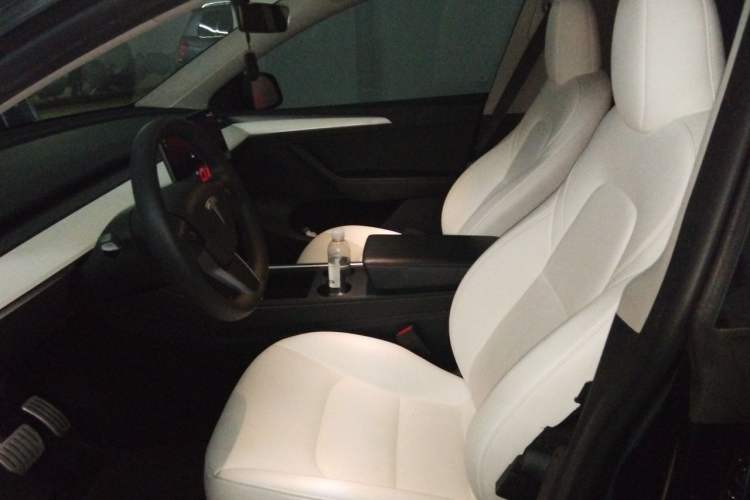 Used Tesla Model Y 2022 Performance High-Performance All-Wheel-Drive Version Left Front Seat