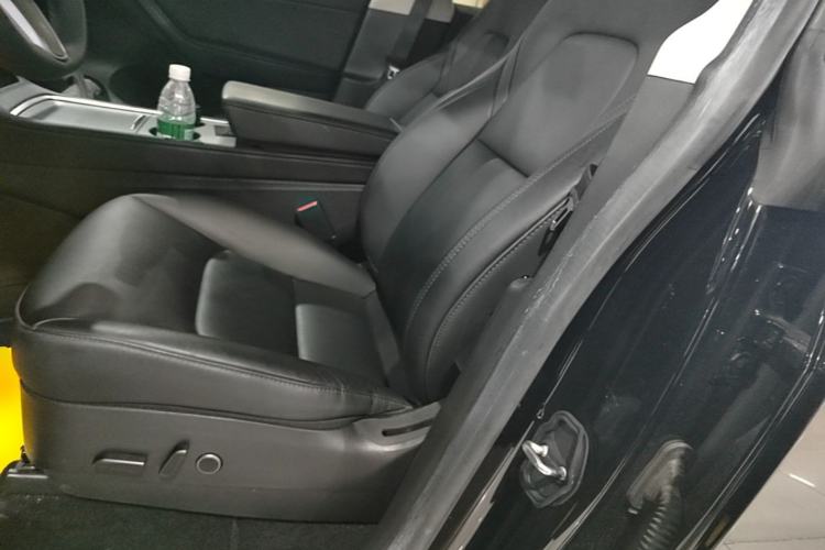 Used Tesla Model Y 2022 Rear-Wheel-Drive Version Left Front Seat