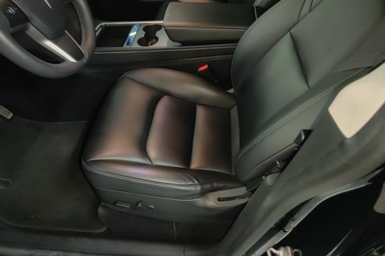 Used Tesla Model Y 2022 Rear-Wheel-Drive Version Left Front Seat