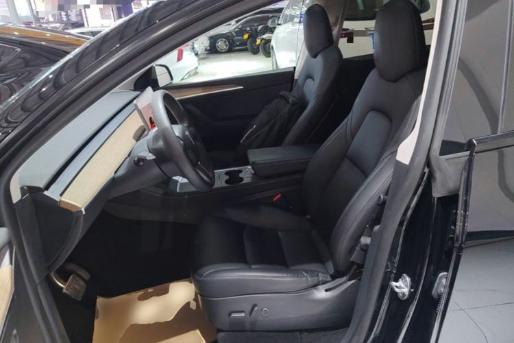 Used Tesla Model Y 2022 Rear-Wheel-Drive Version Left Front Seat
