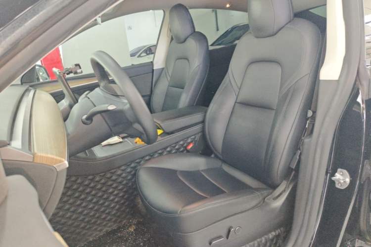 Used Tesla Model Y 2022 Rear-Wheel-Drive Version Left Front Seat