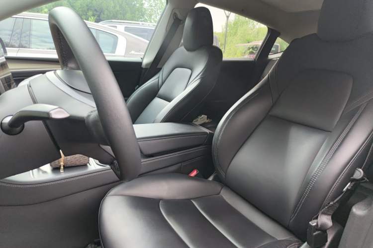 Used Tesla Model Y 2022 Rear-Wheel-Drive Version Left Front Seat