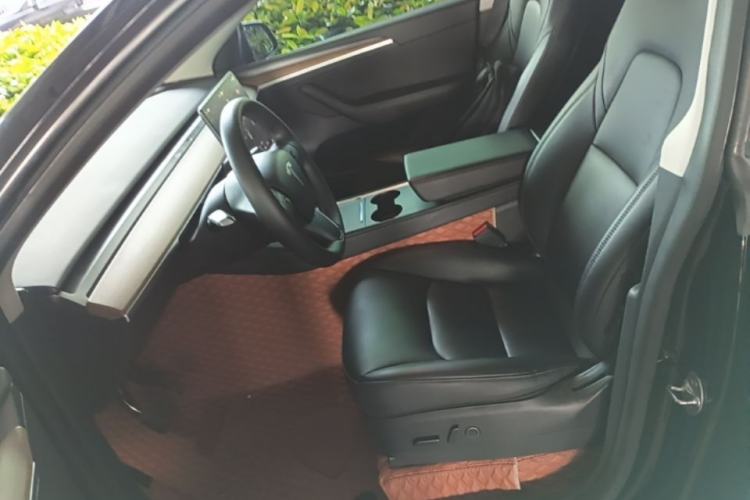 Used Tesla Model Y 2022 Rear-Wheel-Drive Version Left Front Seat