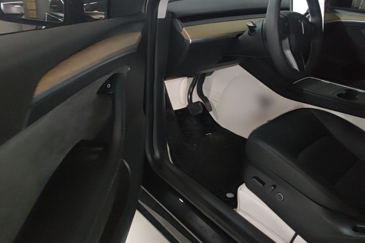 Used Tesla Model Y 2022 Revised Version Long-Range All-Wheel Drive Left Front Seat