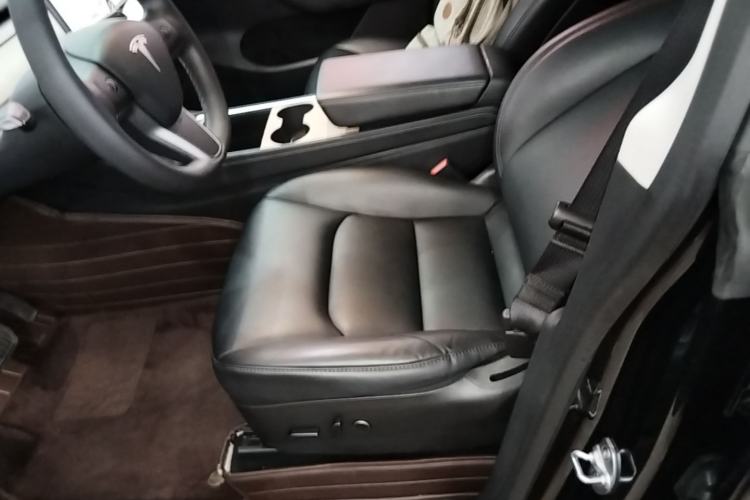 Used Tesla Model Y 2022 Rear-Wheel-Drive Version Left Front Seat