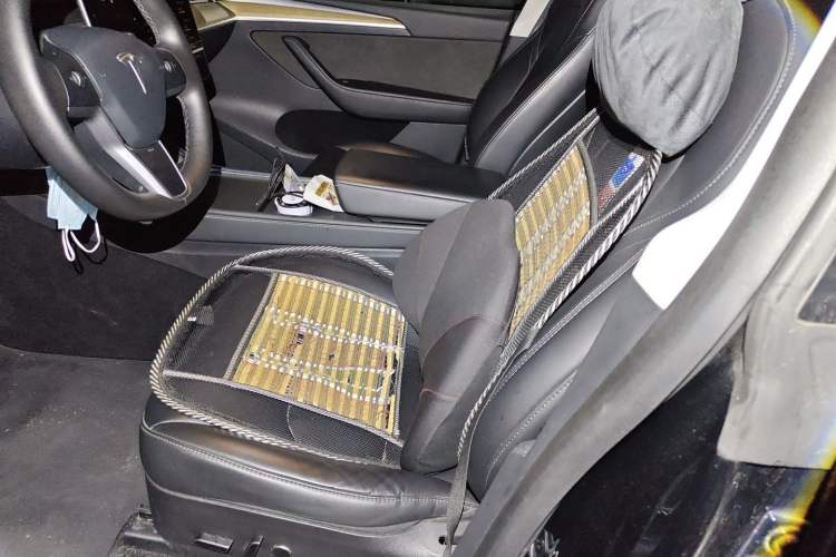 Used Tesla Model Y 2022 Rear-Wheel-Drive Version Left Front Seat