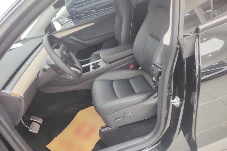 Used Tesla Model Y 2022 Rear-Wheel-Drive Version Left Front Seat