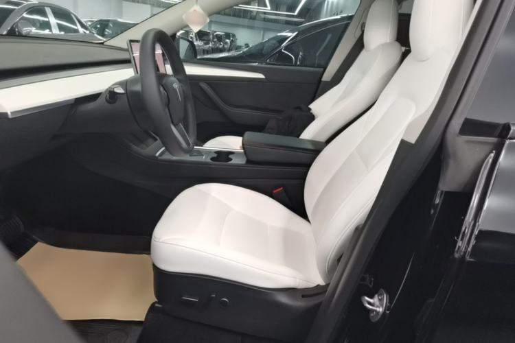 Used Tesla Model Y 2022 Rear-Wheel-Drive Version Left Front Seat