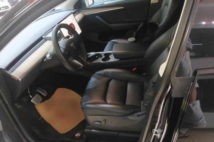 Used Tesla Model Y 2022 Rear-Wheel-Drive Version Left Front Seat