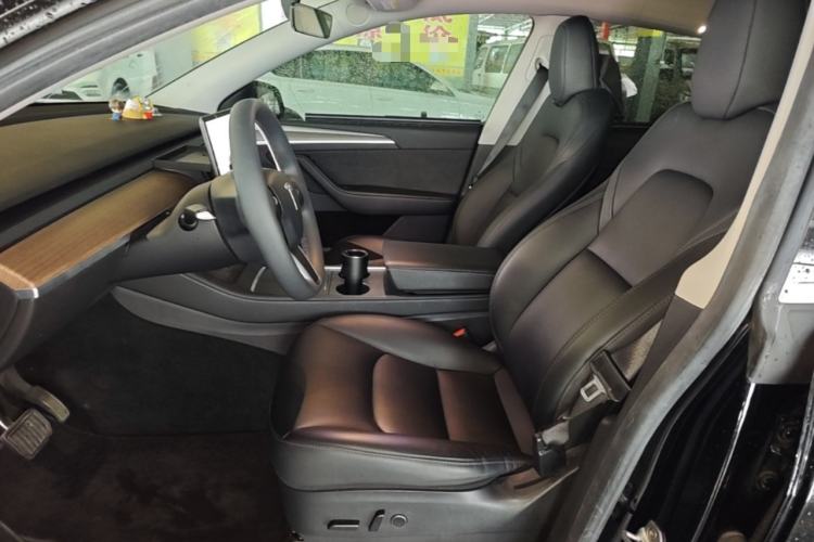 Used Tesla Model Y 2022 Rear-Wheel-Drive Version Left Front Seat