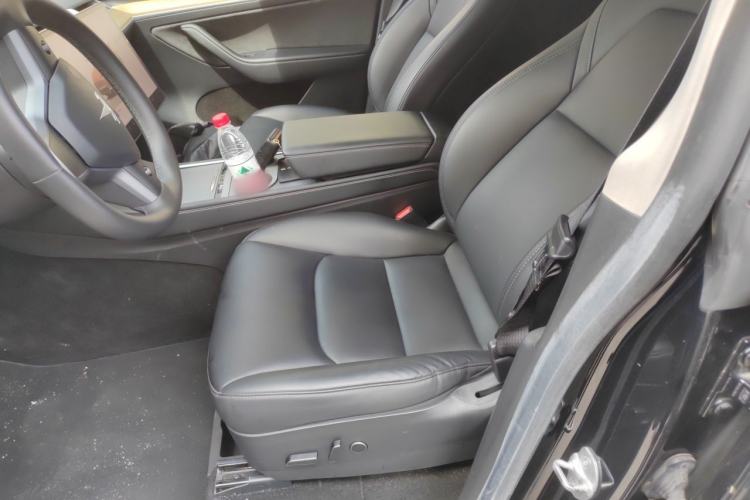 Used Tesla Model Y 2022 Rear-Wheel-Drive Version Left Front Seat
