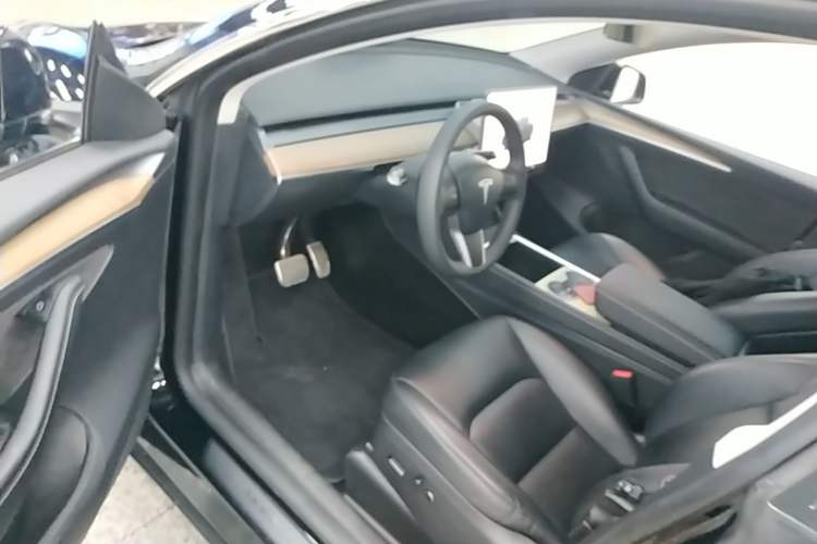Used Tesla Model Y 2022 Revised Version Long-Range All-Wheel Drive Left Front Seat