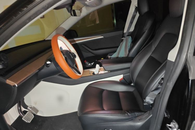 Used Tesla Model Y 2022 Rear-Wheel-Drive Version Left Front Seat