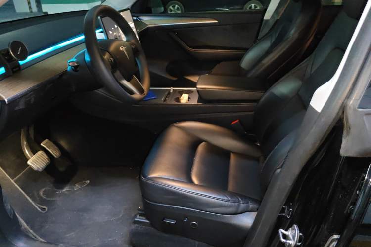 Used Tesla Model Y 2022 Rear-Wheel-Drive Version Left Front Seat