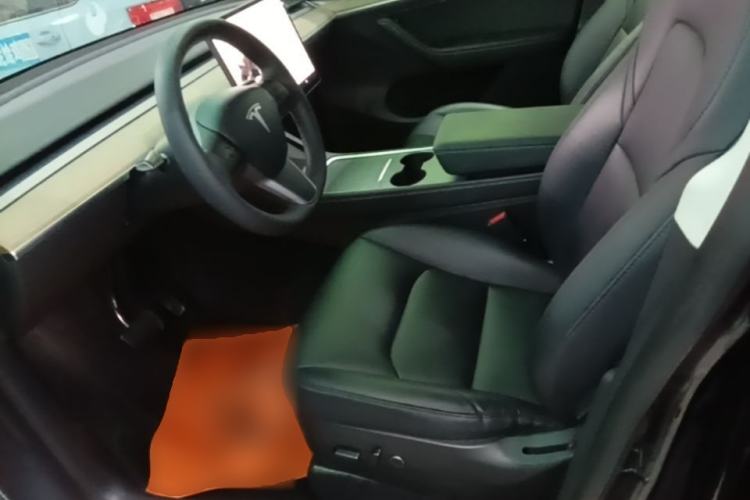 Used Tesla Model Y 2022 Rear-Wheel-Drive Version Left Front Seat
