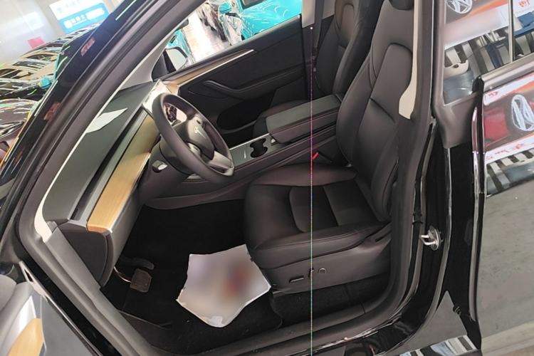 Used Tesla Model Y 2022 Rear-Wheel-Drive Version Left Front Seat