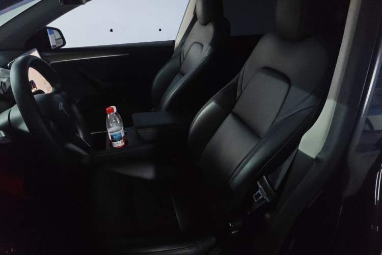 Used Tesla Model Y 2022 Rear-Wheel-Drive Version Left Front Seat