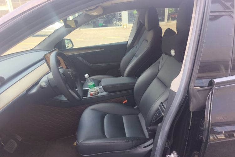Used Tesla Model Y 2022 Rear-Wheel-Drive Version Left Front Seat