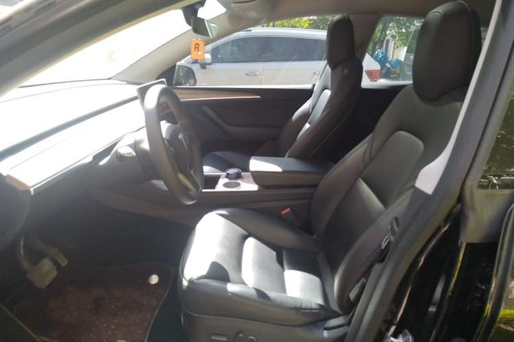 Used Tesla Model Y 2022 Rear-Wheel-Drive Version Left Front Seat