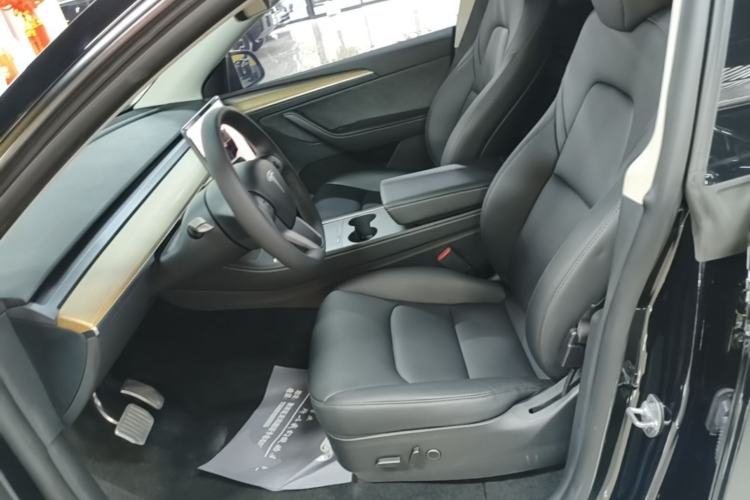 Used Tesla Model Y 2022 Rear-Wheel-Drive Version Left Front Seat
