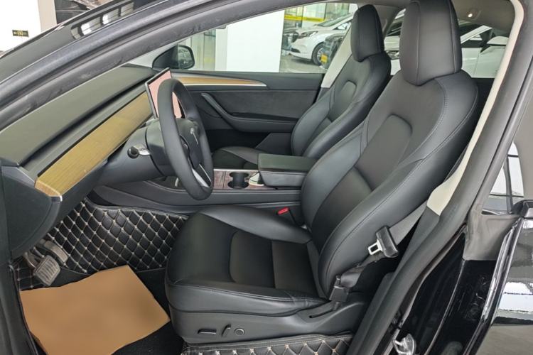 Used Tesla Model Y 2022 Rear-Wheel-Drive Version Left Front Seat