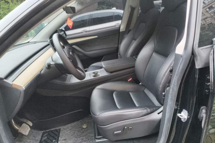 Used Tesla Model Y 2022 Rear-Wheel-Drive Version Left Front Seat