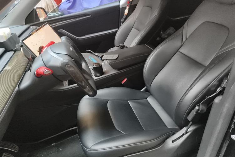 Used Tesla Model Y 2022 Long-Range All-Wheel-Drive Version Left Front Seat