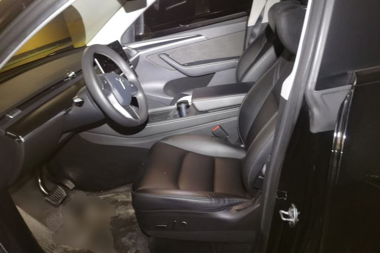 Used Tesla Model Y 2022 Rear-Wheel-Drive Version Left Front Seat