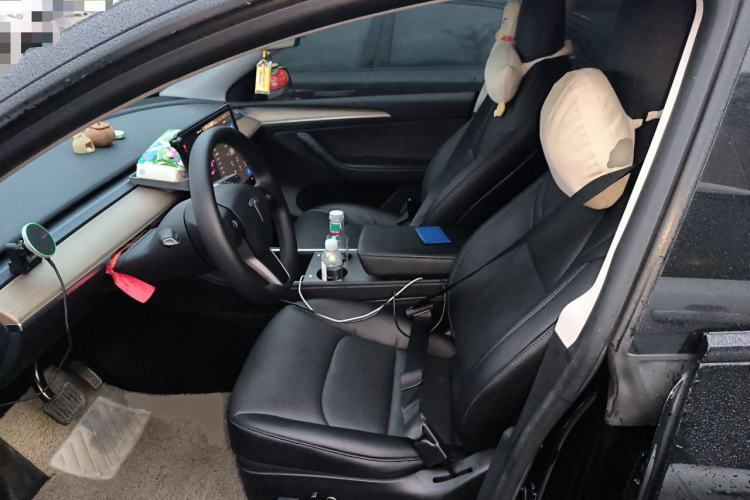 Used Tesla Model Y 2022 Long-Range All-Wheel-Drive Version Left Front Seat