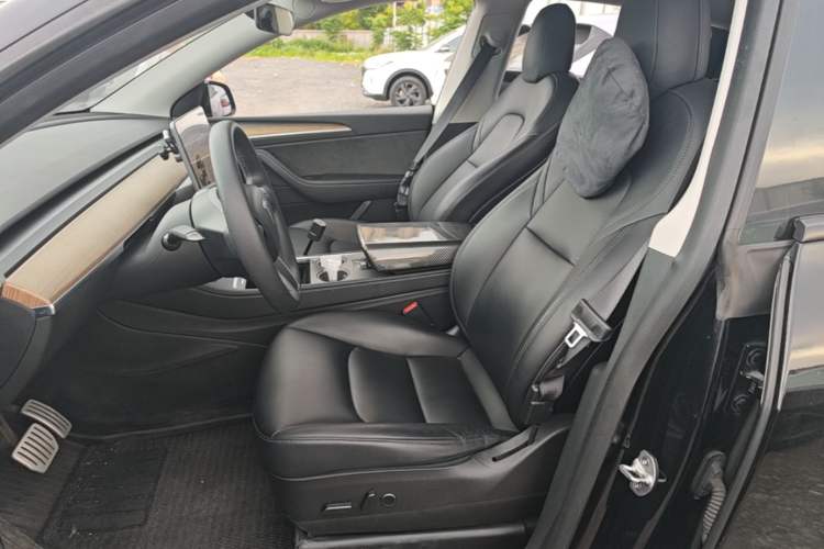 Used Tesla Model Y 2022 Performance High-Performance All-Wheel-Drive Version Left Front Seat