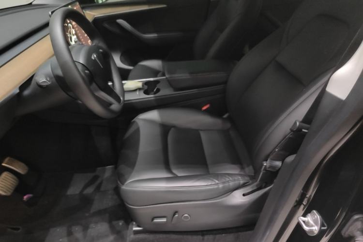 Used Tesla Model Y 2022 Rear-Wheel-Drive Version Left Front Seat