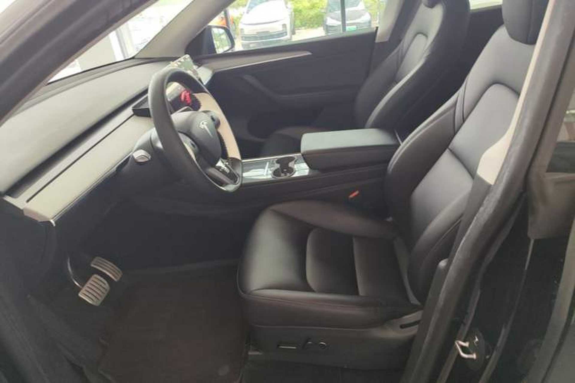 Used Tesla Model Y 2022 Performance High-Performance All-Wheel-Drive Version Left Front Seat