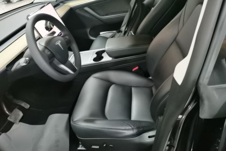 Used Tesla Model Y 2022 Rear-Wheel-Drive Version Left Front Seat