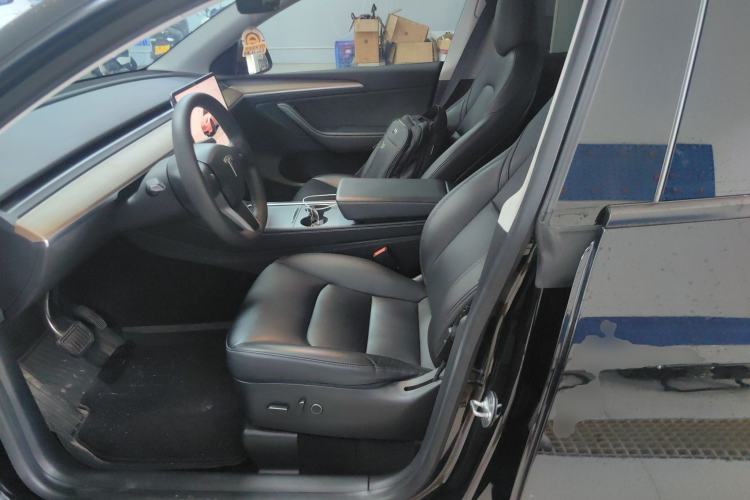 Used Tesla Model Y 2022 Rear-Wheel-Drive Version Left Front Seat