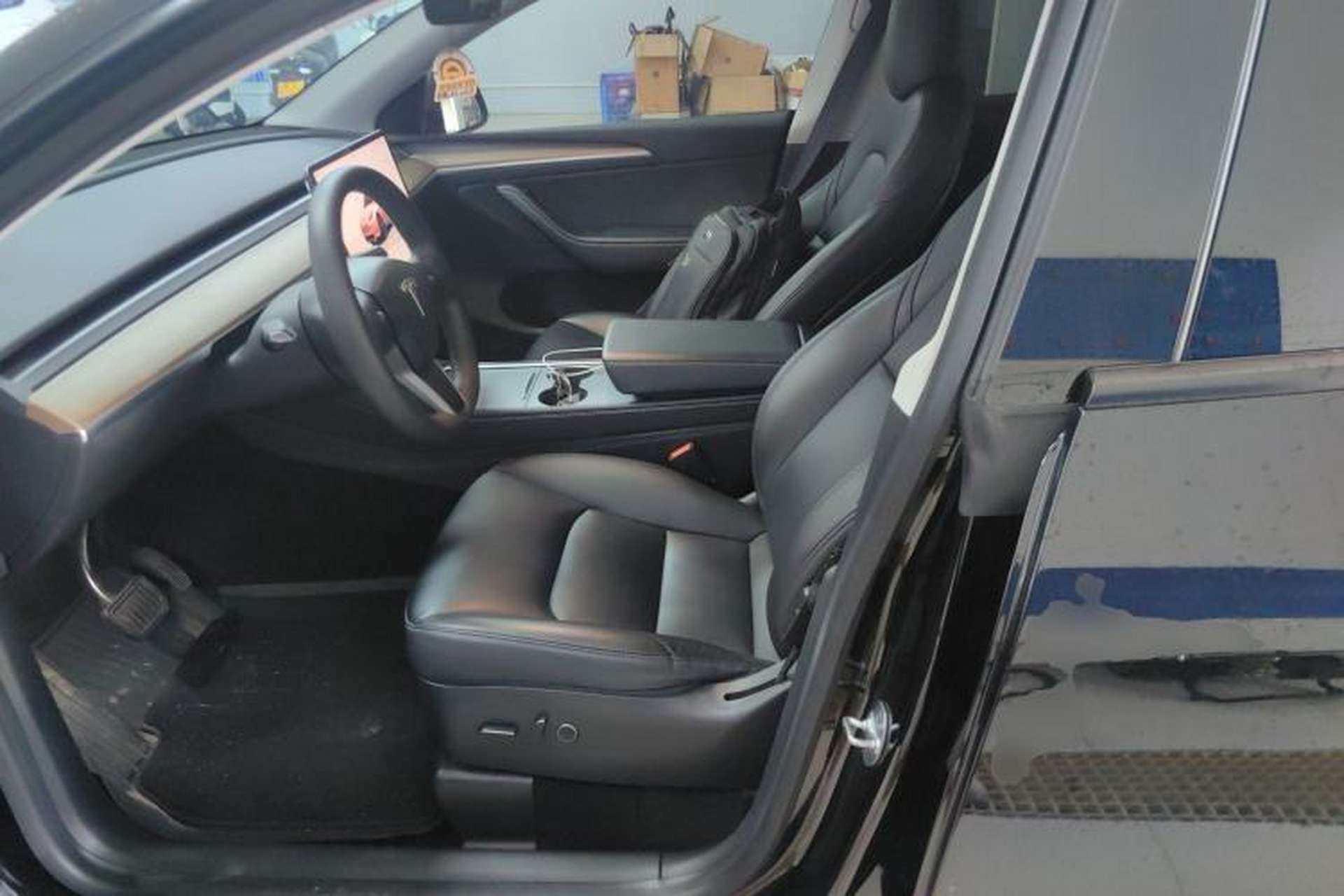 Used Tesla Model Y 2022 Rear-Wheel-Drive Version Left Front Seat