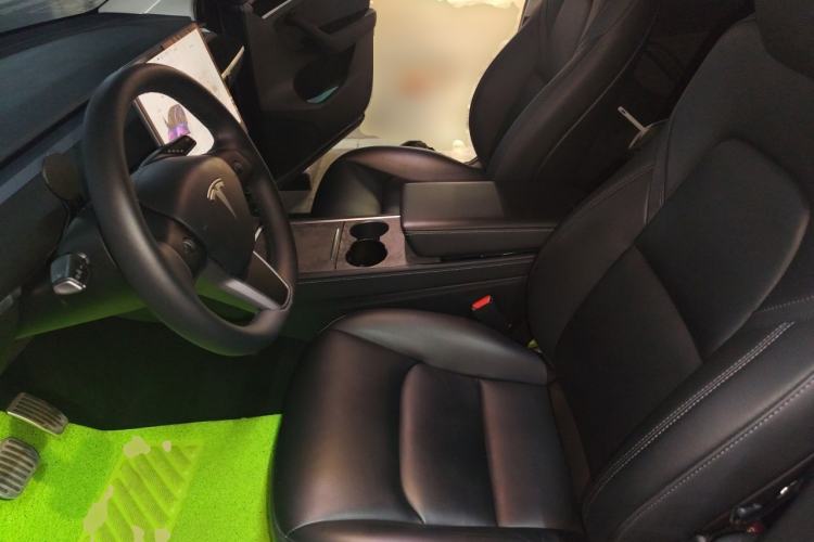 Used Tesla Model Y 2022 Rear-Wheel-Drive Version Left Front Seat