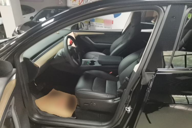 Used Tesla Model Y 2022 Rear-Wheel-Drive Version Left Front Seat