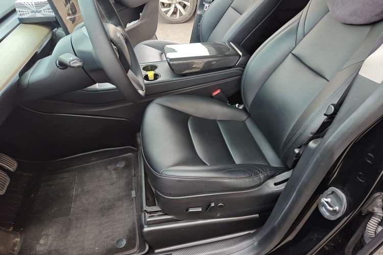 Used Tesla Model Y 2022 Rear-Wheel-Drive Version Left Front Seat
