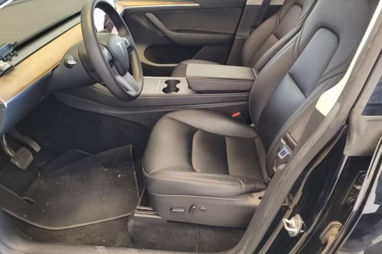Used Tesla Model Y 2022 Rear-Wheel-Drive Version Left Front Seat