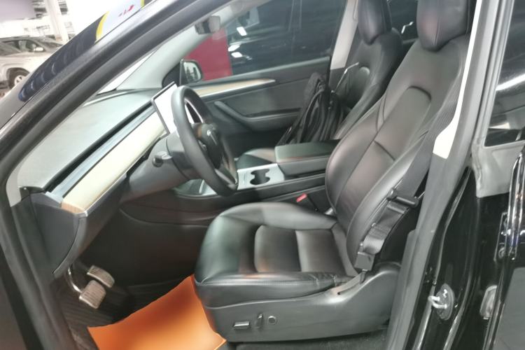 Used Tesla Model Y 2022 Rear-Wheel-Drive Version Left Front Seat