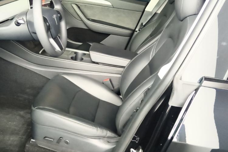 Used Tesla Model Y 2022 Performance High-Performance All-Wheel-Drive Version Left Front Seat