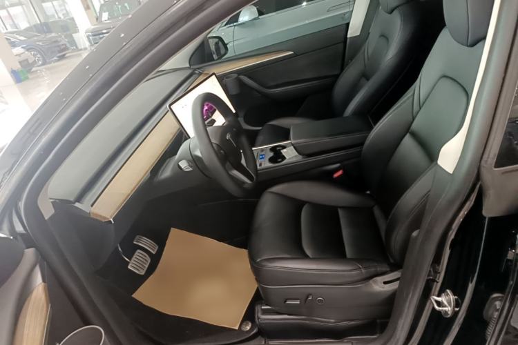 Used Tesla Model Y 2022 Performance High-Performance All-Wheel-Drive Version Left Front Seat
