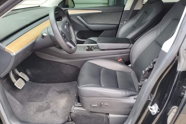 Used Tesla Model Y 2022 Rear-Wheel-Drive Version Left Front Seat